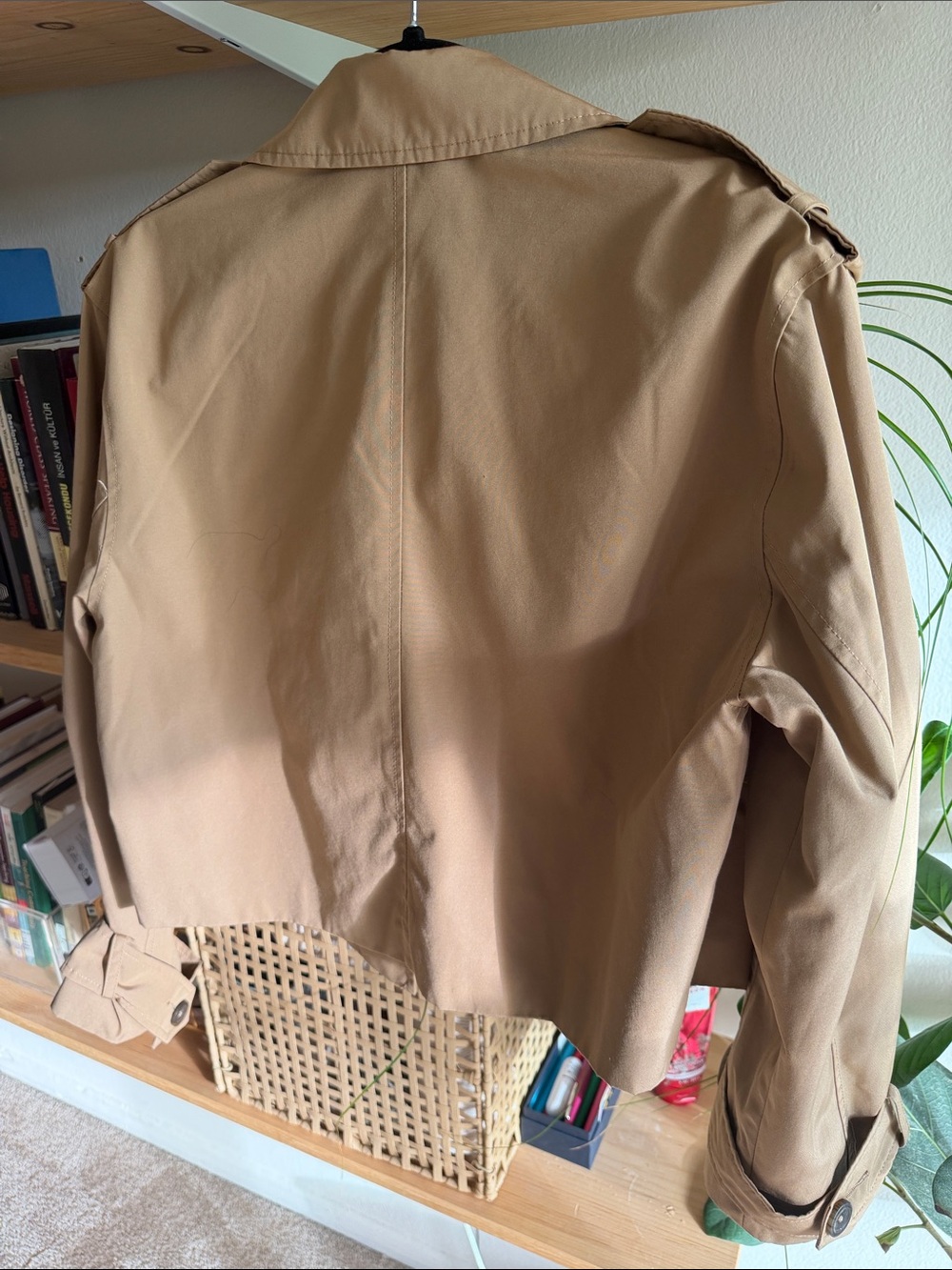 Abercrombie & Fitch Cropped Tan Trench Coat - Picture 4 of 4